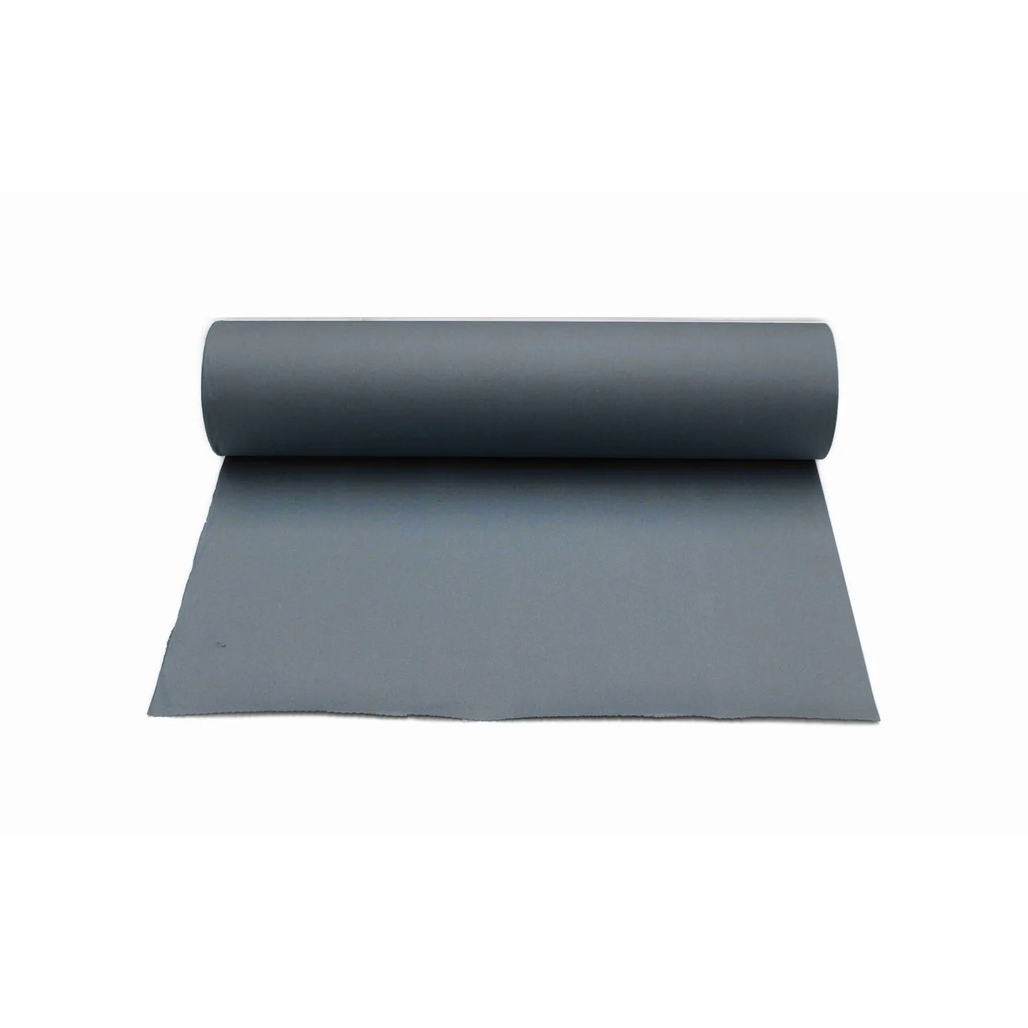 Graue Abdeckpappe 500 g/m² als ausgelegte Bahn mit aufgerollter Rolle