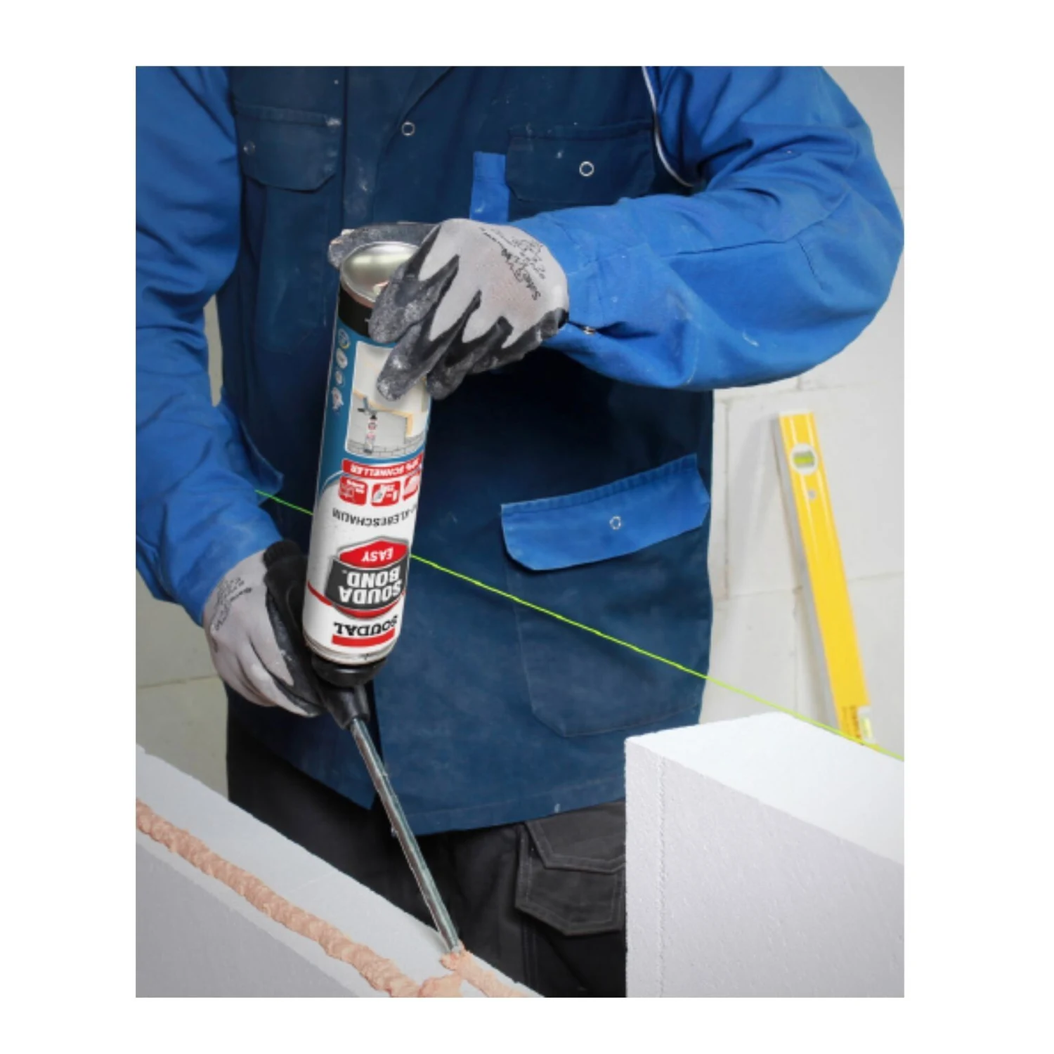 Soudal Soudabond Easy Dämmplattenkleber, Anwendung: Klebeschaum auf Dämmplatte auftragen